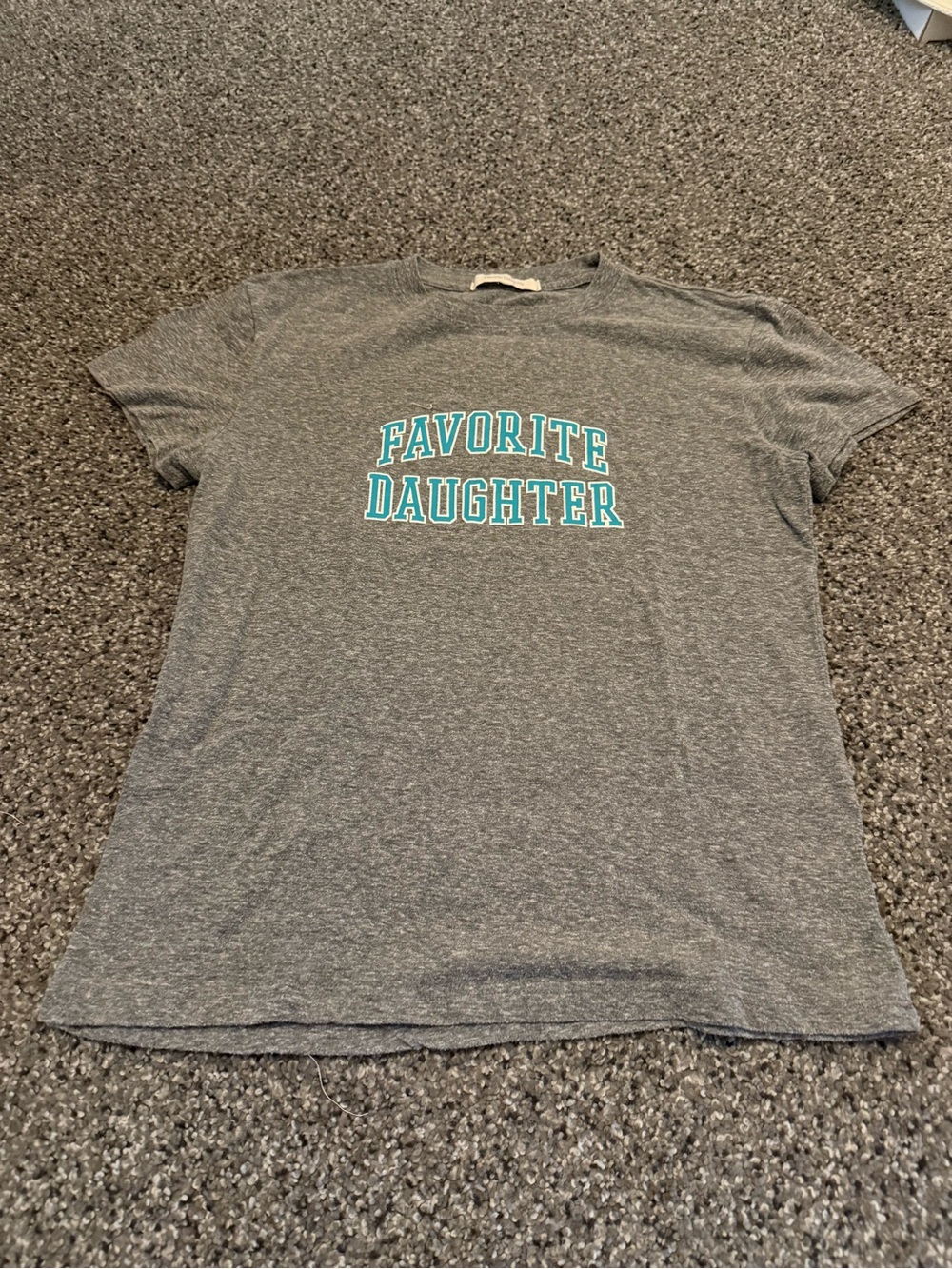 Womens favorite daughter shirt size small